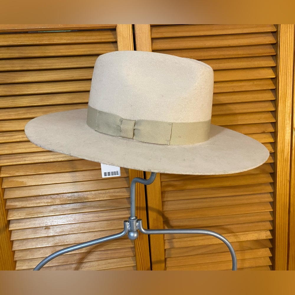 Urban Outfitters: Wool hat